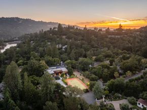 12 Las Aromas, Orinda CA 94563