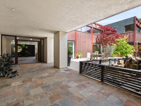 12 Las Aromas, Orinda CA 94563