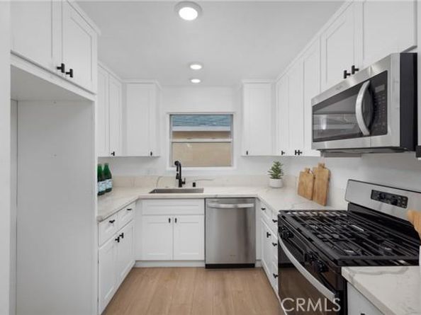 2627 W Vernon Avenue, Los Angeles CA 90008