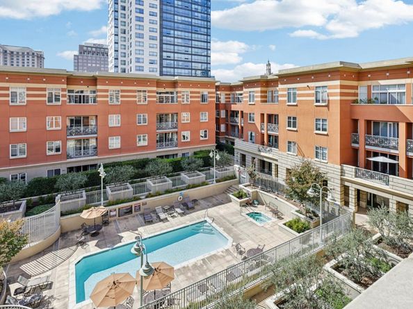 130 E San Fernando Street 23, San Jose CA 95112