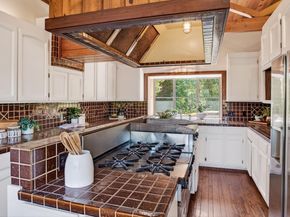 200 Todo El Mundo, Woodside CA 94062