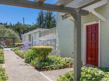 176 Crestview Court