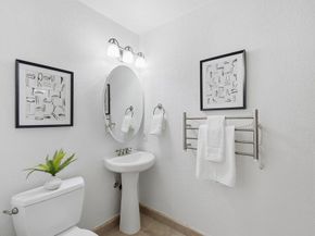 565 W Latimer Avenue, Campbell CA 95008