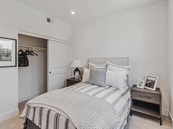 2878 Josephine Lane, Palo Alto CA 94303