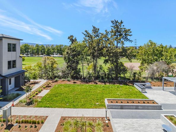 2878 Josephine Lane, Palo Alto CA 94303