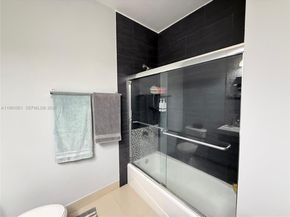 7809 NW 114th Path, Doral FL 33178