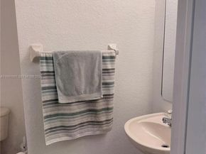 7809 NW 114th Path, Doral FL 33178