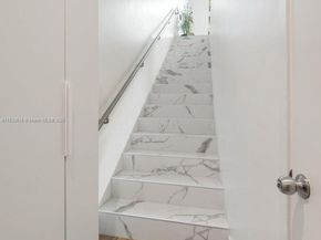 455 NE 39th St 105, Miami FL 33137