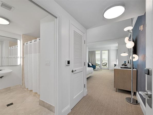 4401 Collins Ave 902, Miami Beach FL 33140