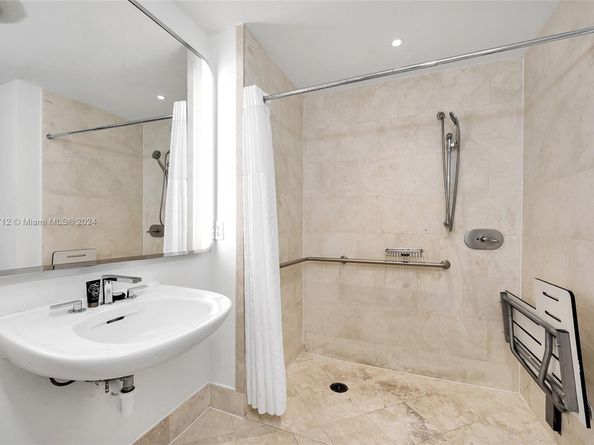 4401 Collins Ave 902, Miami Beach FL 33140