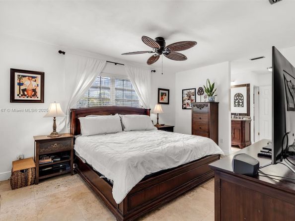 14841 Dade Pine Ave, Miami Lakes FL 33014