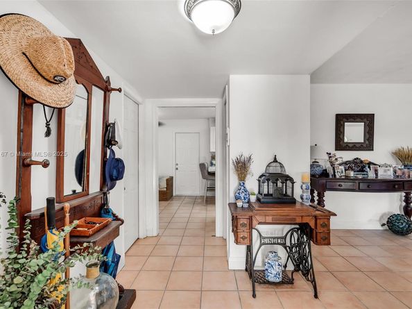 14841 Dade Pine Ave, Miami Lakes FL 33014