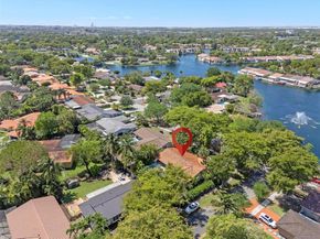 14841 Dade Pine Ave, Miami Lakes FL 33014