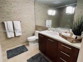 50 Biscayne Blvd 607, Miami FL 33132