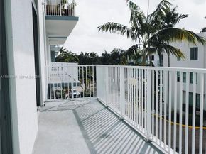 2100 Van Buren St 319, Hollywood FL 33020