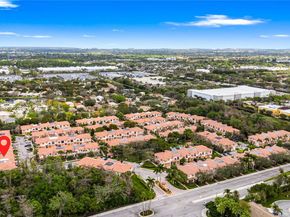 6073 Grand Cypress Cir W, Coconut Creek FL 33073