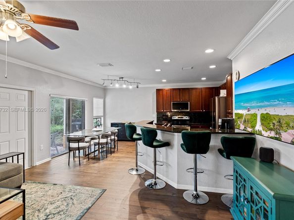 6073 Grand Cypress Cir W, Coconut Creek FL 33073