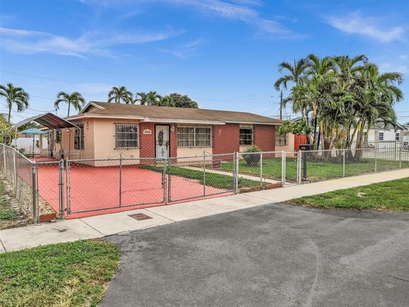 17231 NW 53rd Pl, Miami Gardens FL 33055