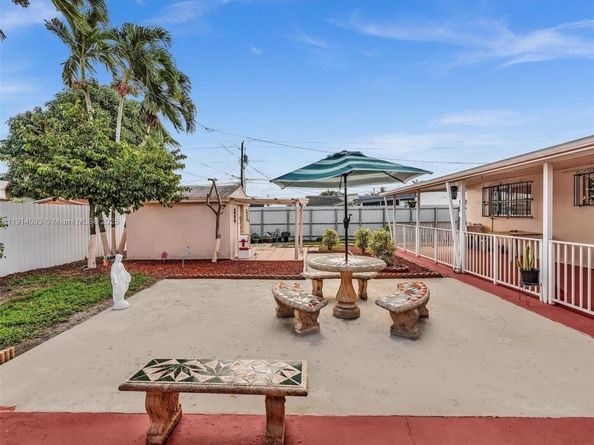 17231 NW 53rd Pl, Miami Gardens FL 33055