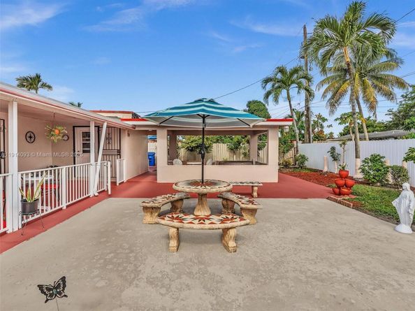 17231 NW 53rd Pl, Miami Gardens FL 33055