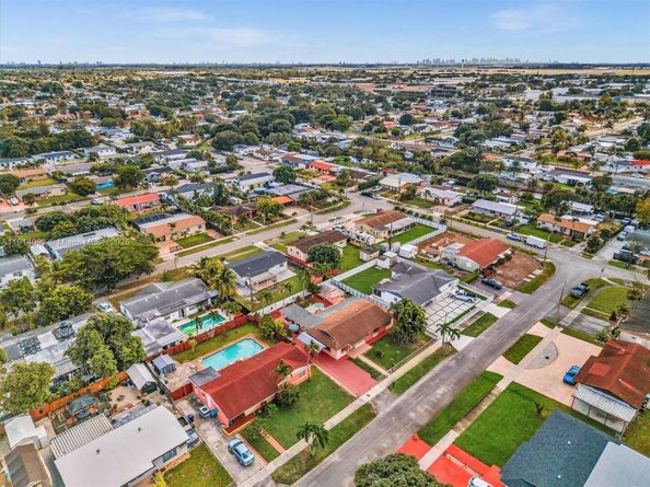 17231 NW 53rd Pl, Miami Gardens FL 33055