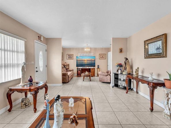 17231 NW 53rd Pl, Miami Gardens FL 33055