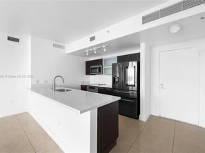 90 SW 3rd St 3305, Miami FL 33130