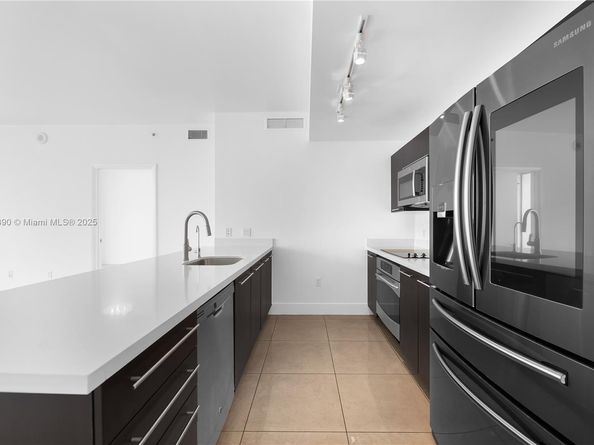 90 SW 3rd St 3305, Miami FL 33130