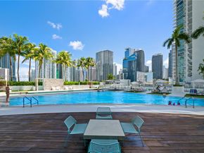 90 SW 3rd St 3305, Miami FL 33130