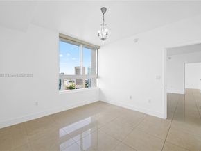 90 SW 3rd St 3305, Miami FL 33130
