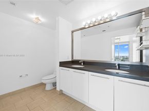90 SW 3rd St 3305, Miami FL 33130