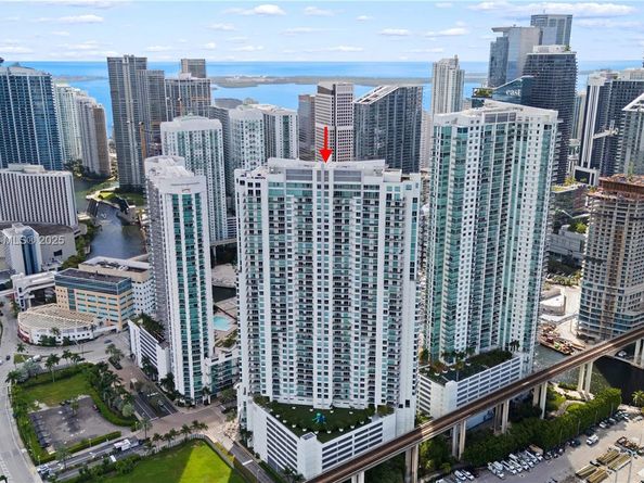 90 SW 3rd St 3305, Miami FL 33130