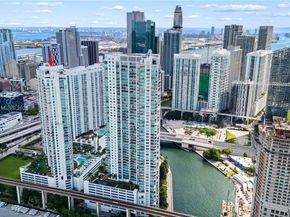 90 SW 3rd St 3305, Miami FL 33130