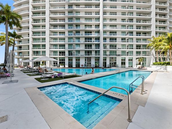 90 SW 3rd St 3305, Miami FL 33130