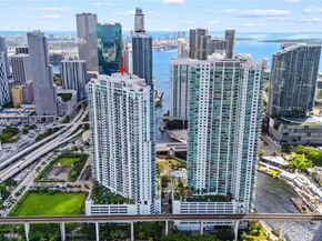 90 SW 3rd St 3305, Miami FL 33130