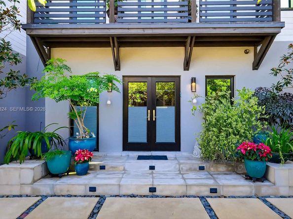 1680 Onaway Dr, Coconut Grove FL 33133