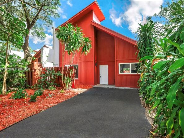 6884 NW 30 Ave, Fort Lauderdale FL 33309