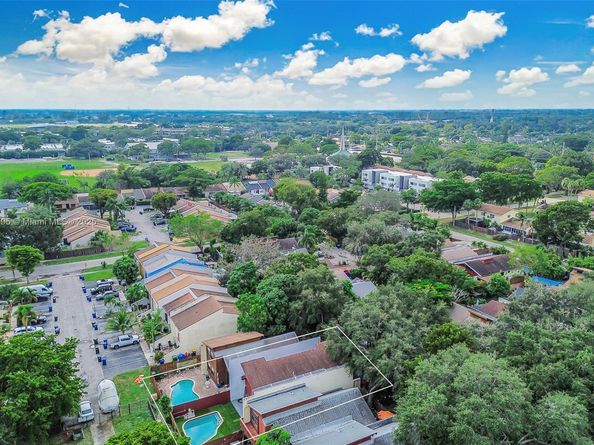 6884 NW 30 Ave, Fort Lauderdale FL 33309