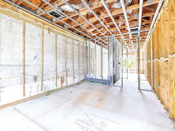 6884 NW 30 Ave, Fort Lauderdale FL 33309