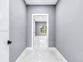 6884 NW 30 Ave, Fort Lauderdale FL 33309