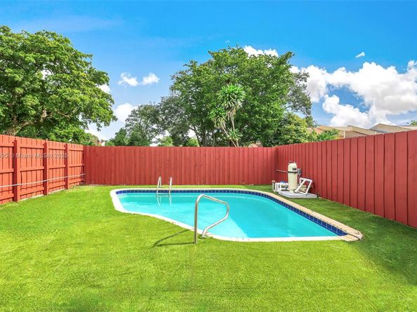 6884 NW 30 Ave, Fort Lauderdale FL 33309