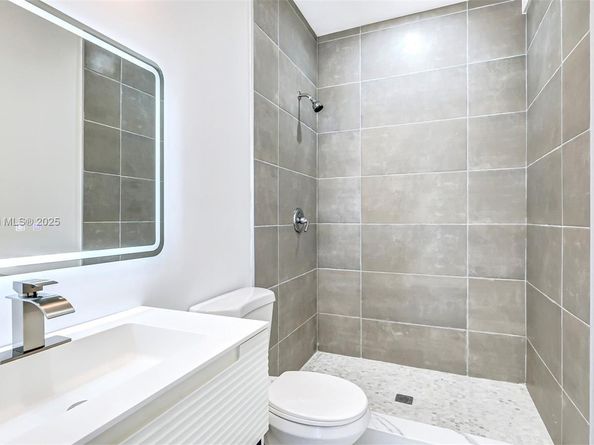 6884 NW 30 Ave, Fort Lauderdale FL 33309