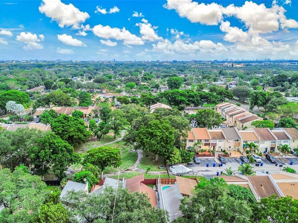 6884 NW 30 Ave, Fort Lauderdale FL 33309