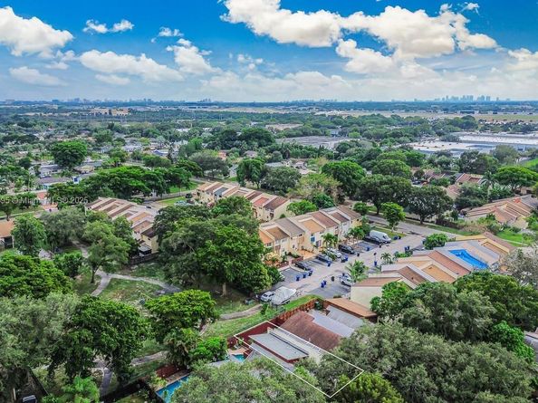 6884 NW 30 Ave, Fort Lauderdale FL 33309