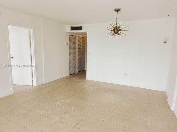 7900 Tatum Waterway Dr 502, Miami Beach FL 33141