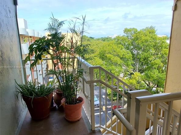 7900 Tatum Waterway Dr 502, Miami Beach FL 33141