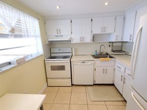 7900 Tatum Waterway Dr 502, Miami Beach FL 33141