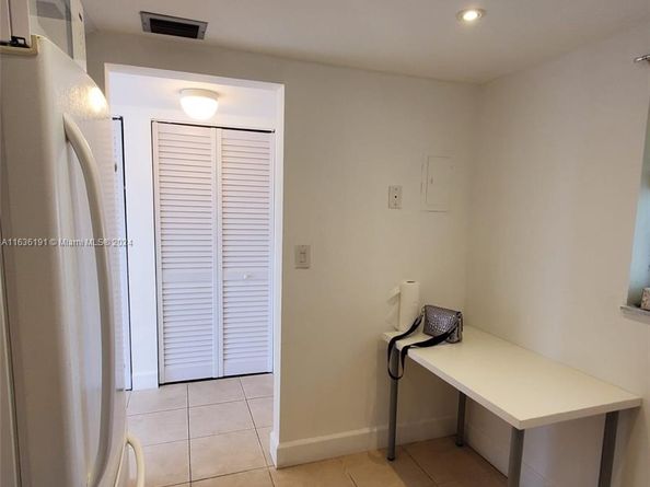 7900 Tatum Waterway Dr 502, Miami Beach FL 33141