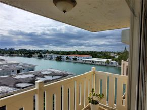 7900 Tatum Waterway Dr 502, Miami Beach FL 33141