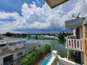 7900 Tatum Waterway Dr 502, Miami Beach FL 33141